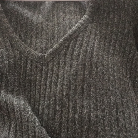 Wilfred Free Aritzia Cropped Sweater - Gray Rib Knit - Size Small - Picture 6 of 9